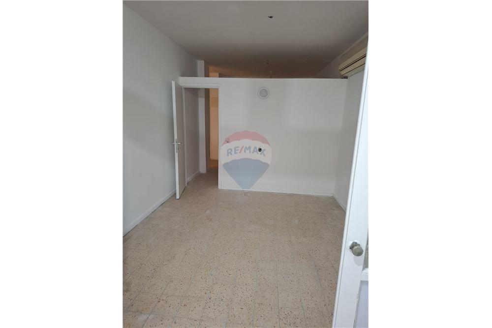 Apartment for Sale in Tel Aviv - Image 2
