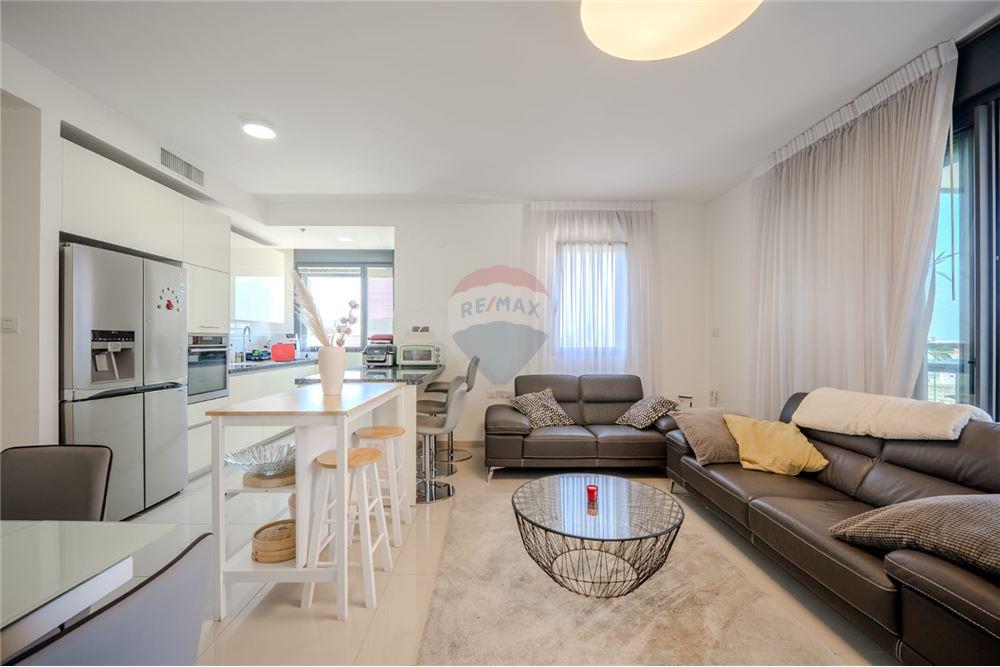 Apartment for Sale in Tel Aviv - Image 1