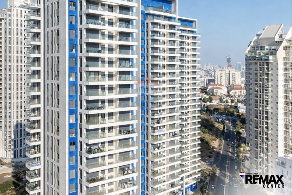 Apartment for Sale in Bat Yam - Image 2