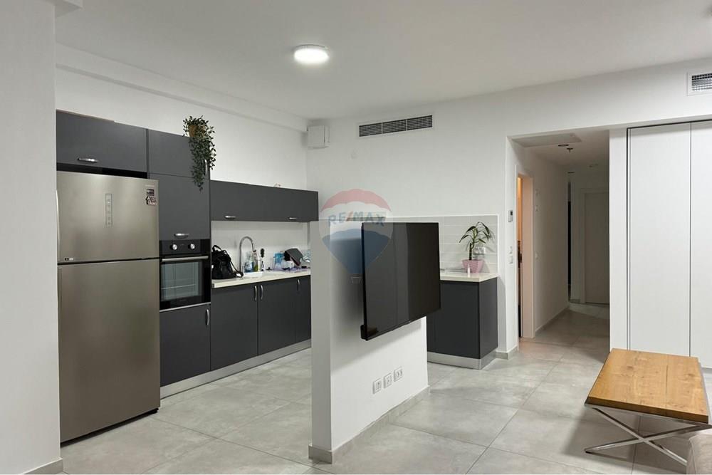 Apartment for Sale in Tel Aviv - Image 2