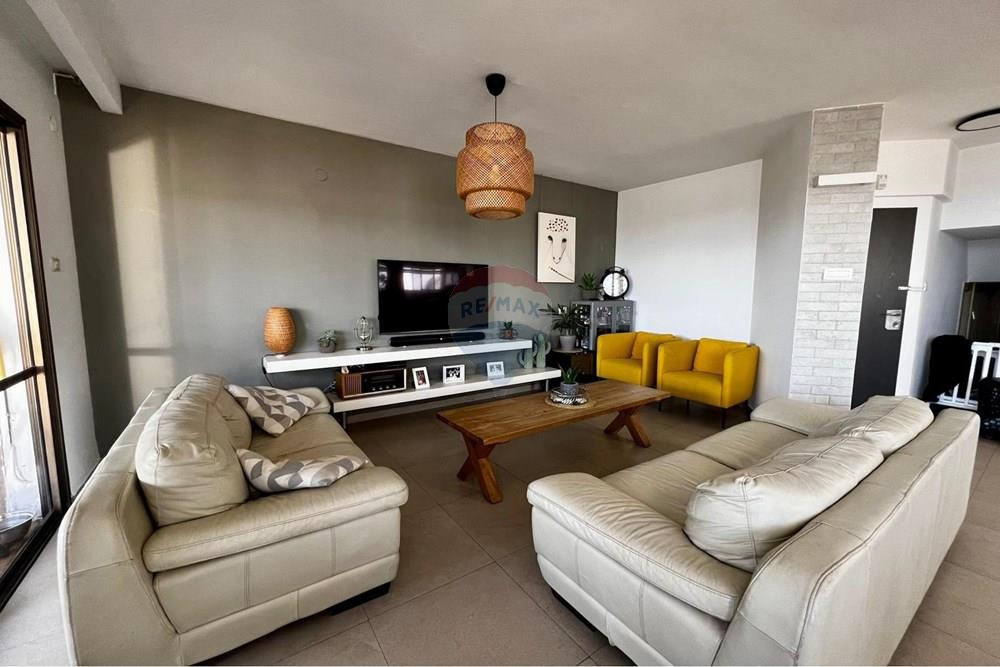 Apartment for Sale in קרית אתא - Image 1