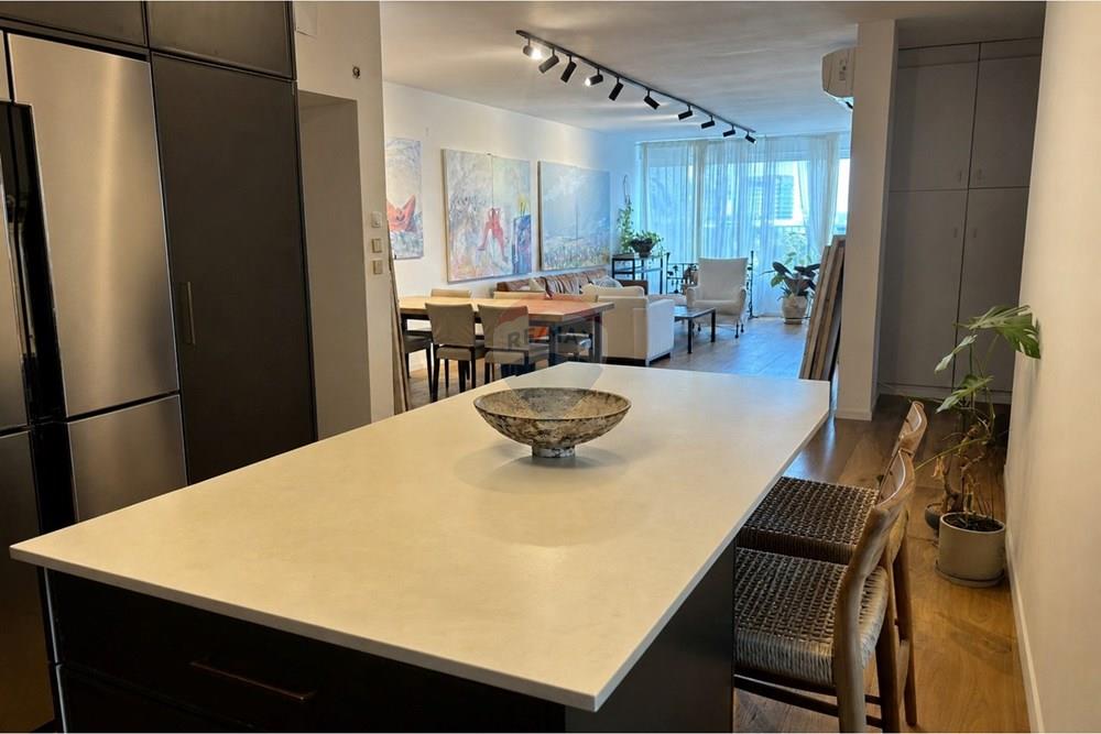 Apartment for Sale in Tel Aviv - Image 5