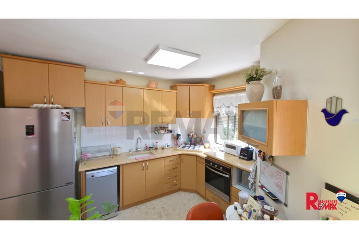 Apartment for Sale in Rishon LeZion - Image 4