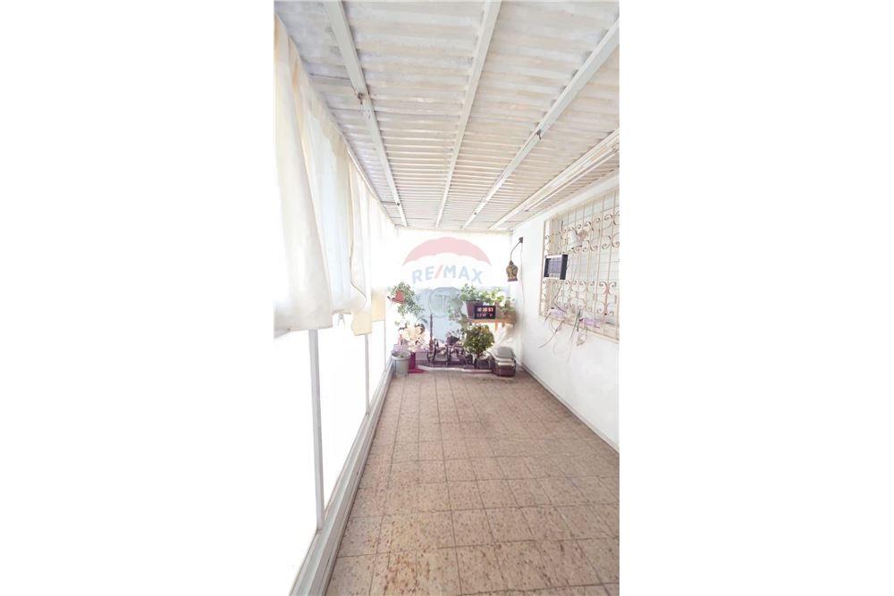 Apartment for Sale in Ramat HaSharon - Image 5