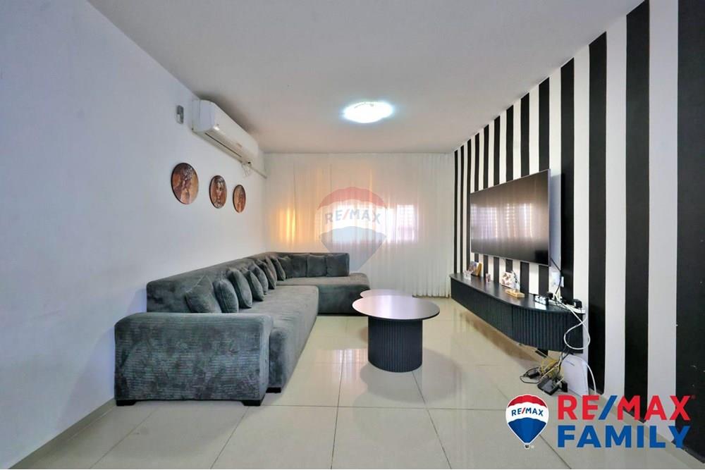 Apartment for Sale in Kiryat Yam - Image 3