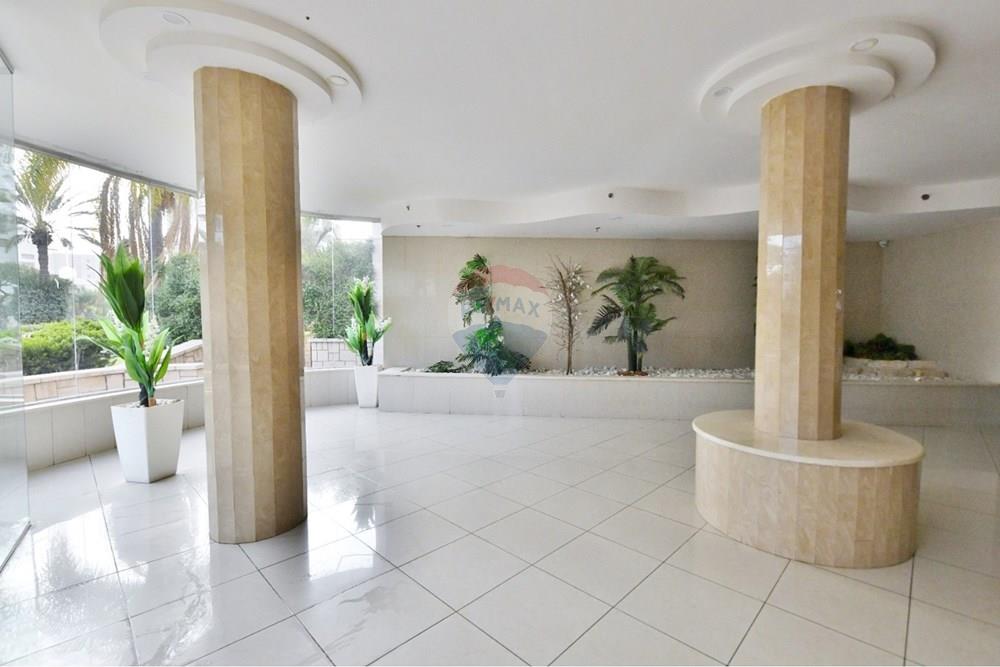 Apartment for Sale in Holon - Image 5