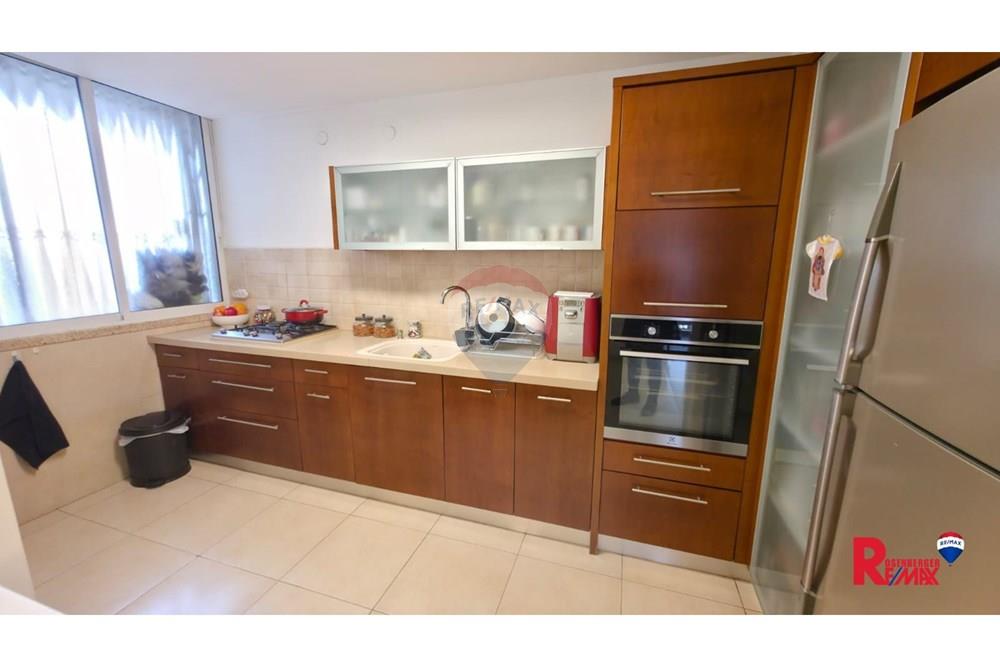 Apartment for Sale in Bat Yam - Image 4