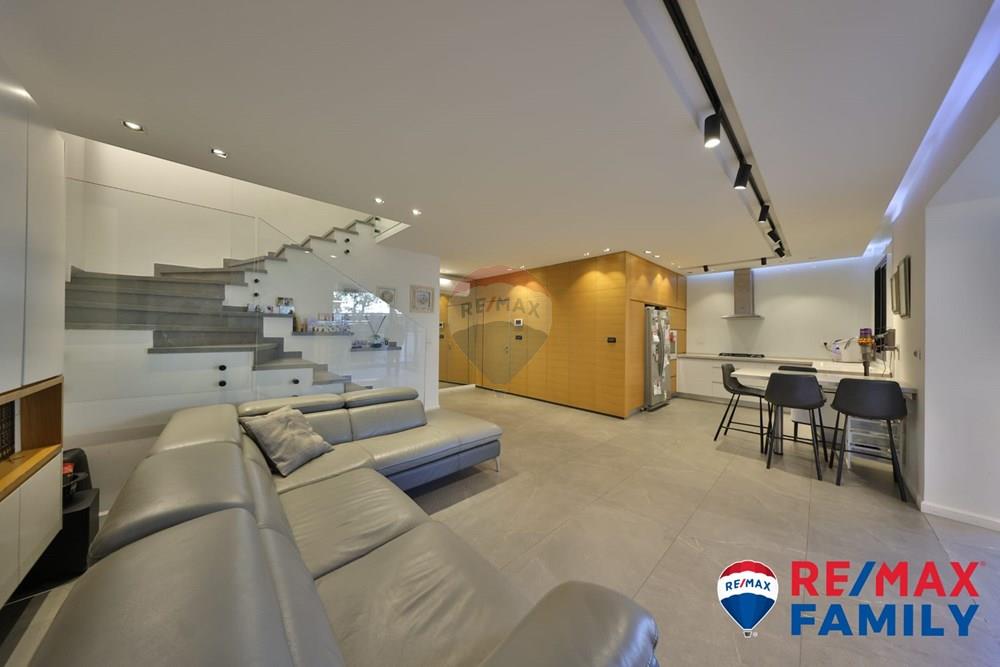 Apartment for Sale in קרית ביאליק - Image 2