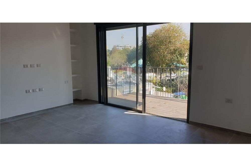 Apartment for Sale in Tel Aviv - Image 6