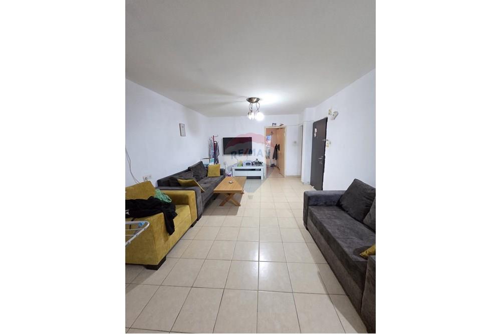 Apartment for Sale in Lod - Image 1