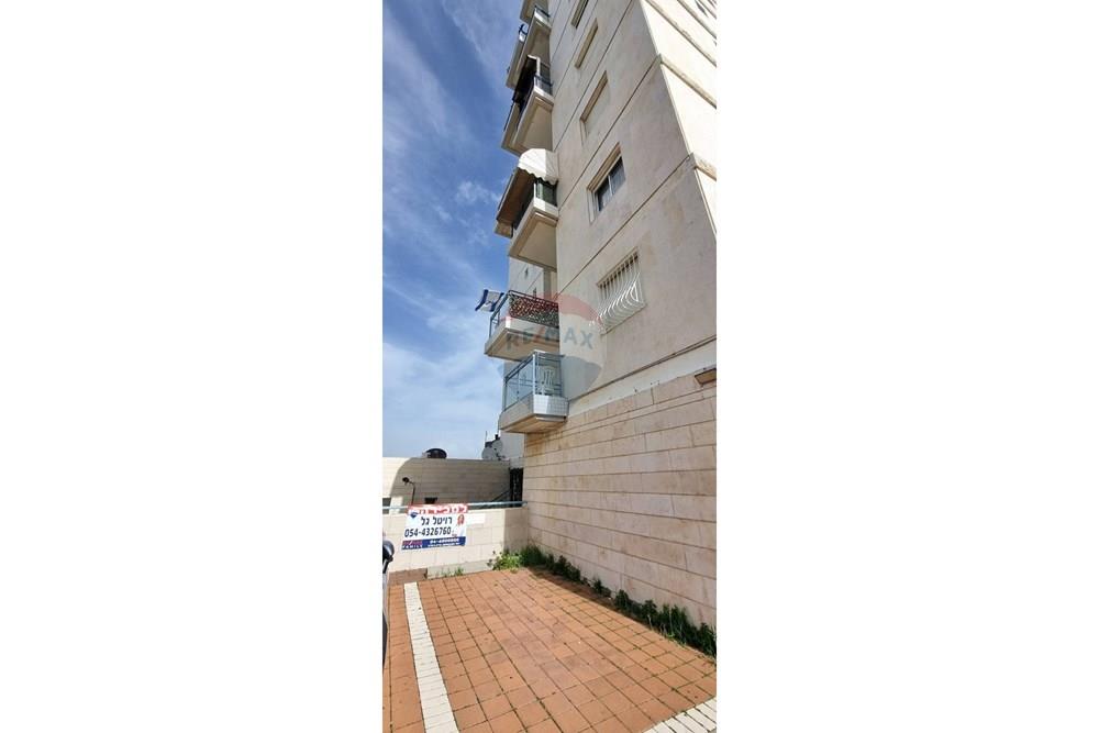 Apartment for Sale in Haifa - Image 4