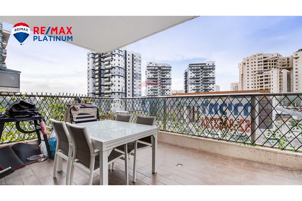 Apartment for Sale in Or Yehuda - Image 5