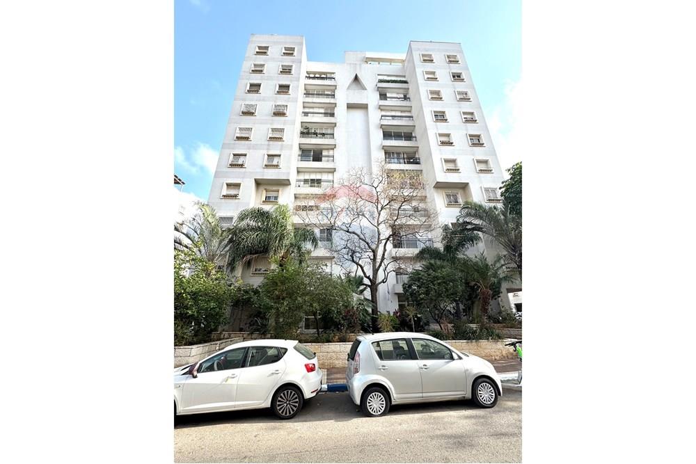 Apartment for Sale in Ramat Gan - Image 1