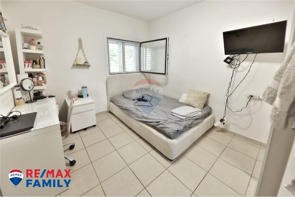 Apartment for Sale in Kiryat Yam - Image 7