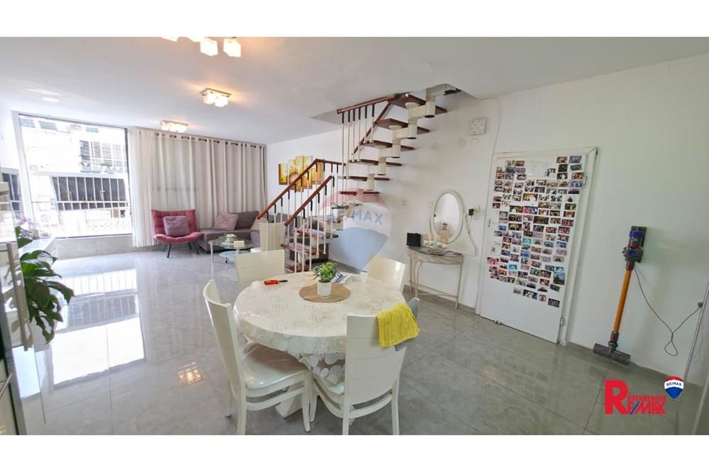 Apartment for Sale in Holon - Image 2