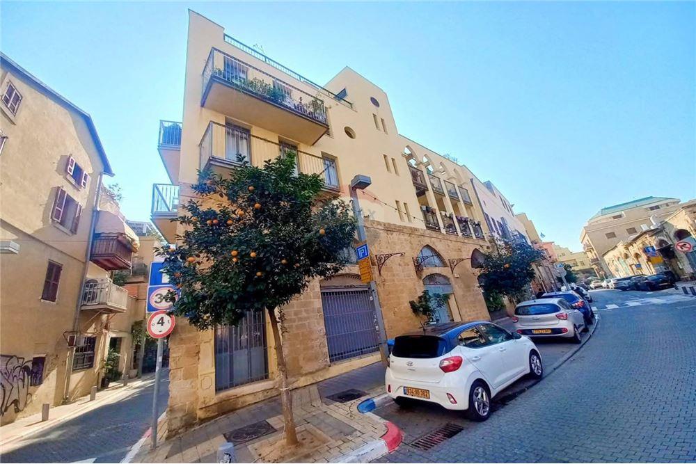 Apartment for Sale in Tel Aviv - Image 2