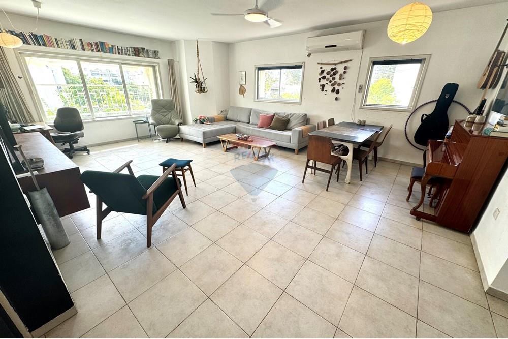Apartment for Sale in Tel Aviv - Image 1
