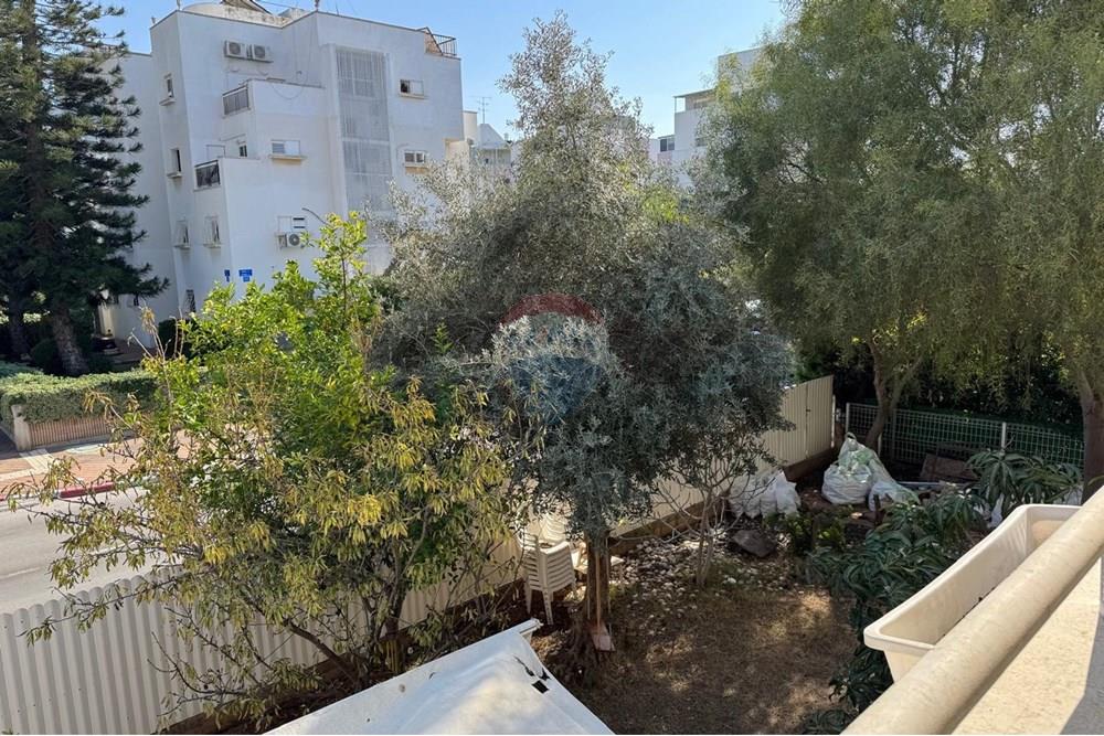 Apartment for Sale in Rishon LeZion - Image 1