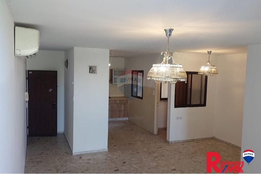 Apartment for Sale in Holon - Image 1