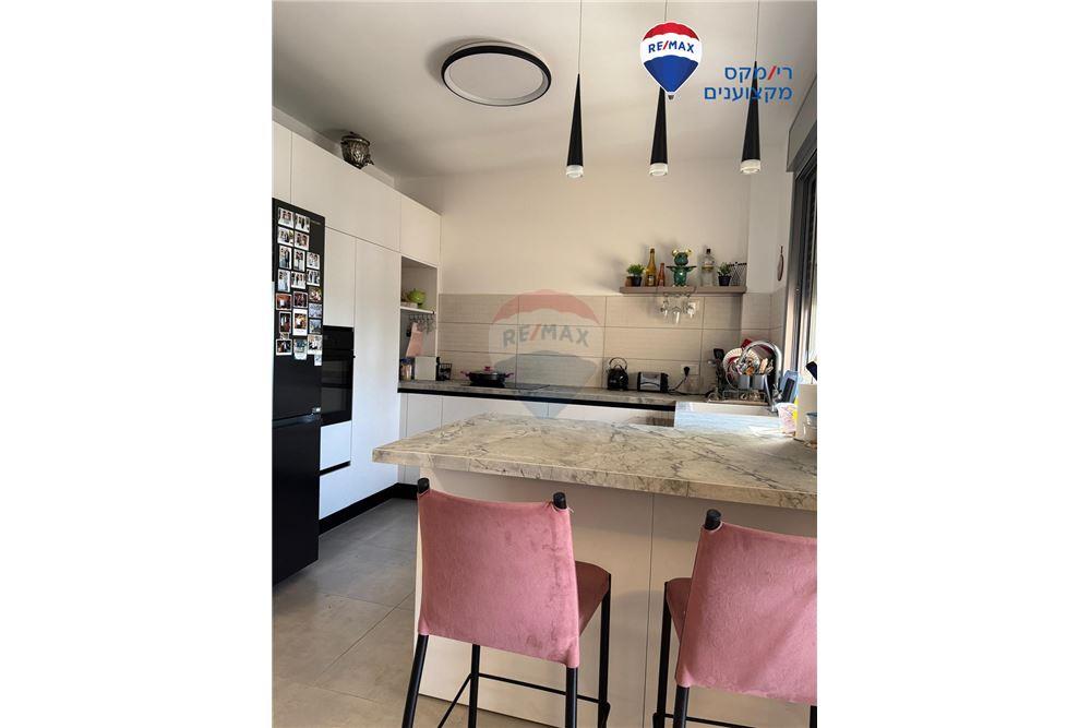 Apartment for Sale in Hadera - Image 6