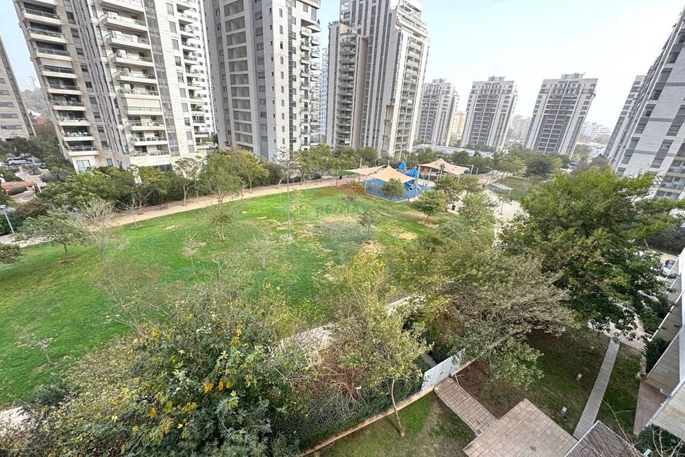 Apartment for Sale in Hod HaSharon - Image 2