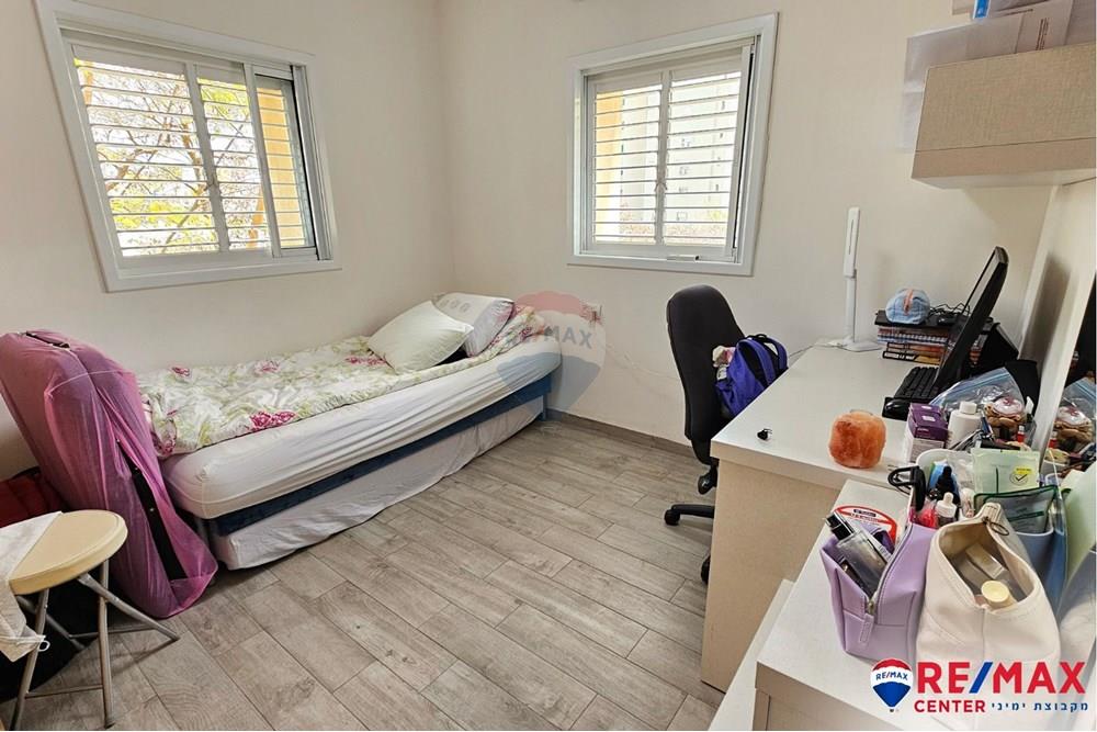 Apartment for Sale in Holon - Image 6