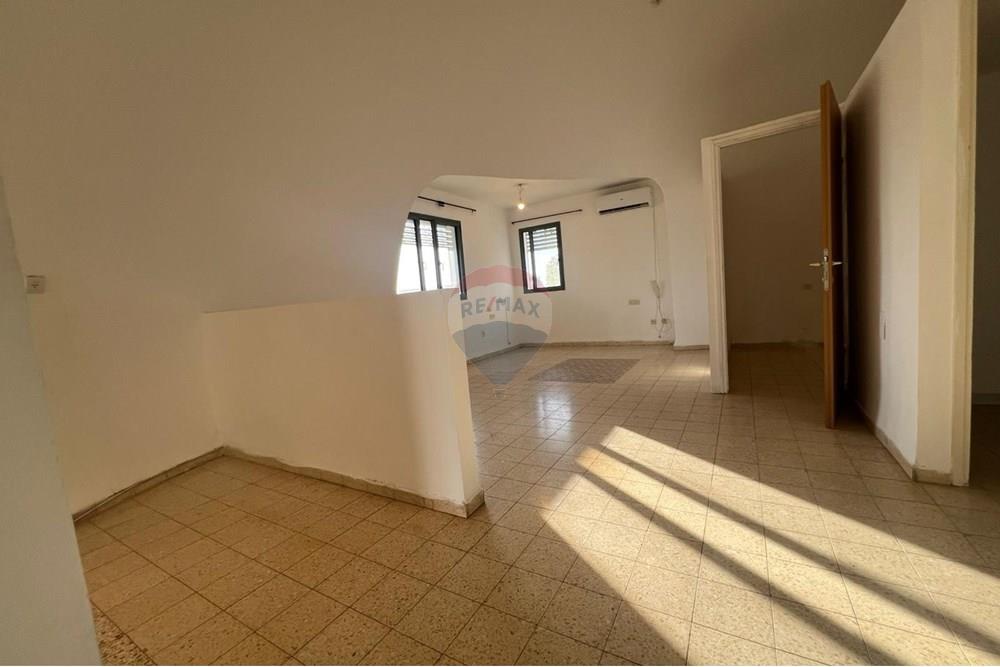 Condo for Sale in תל יוסף - Image 6