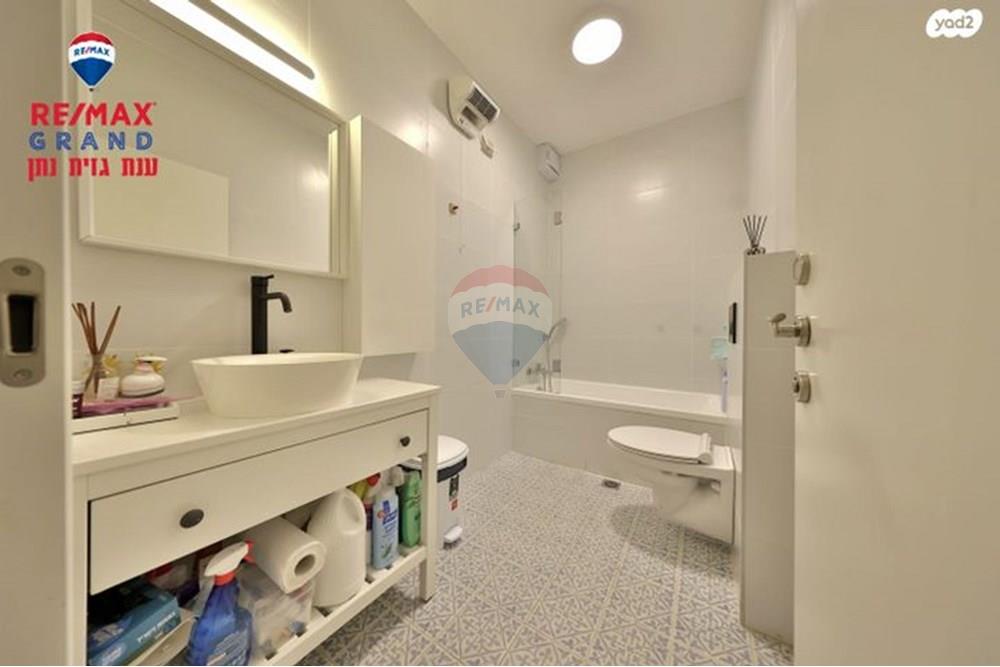 Apartment for Sale in Haifa - Image 6