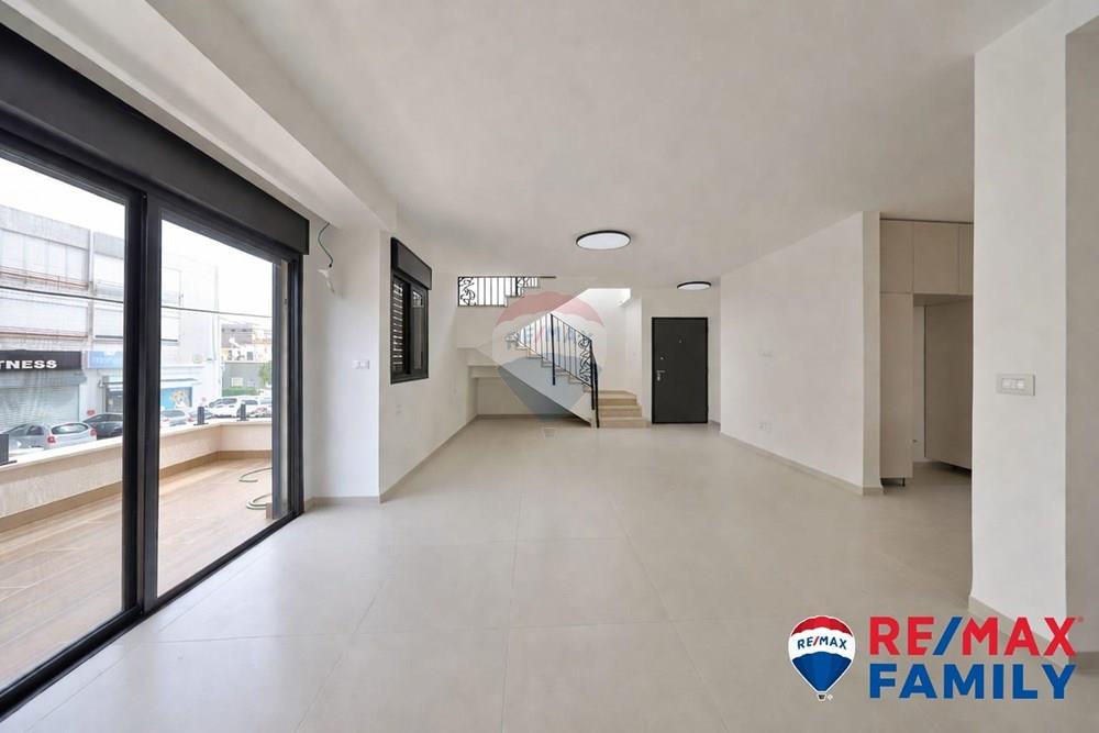 Apartment for Sale in קרית מוצקין - Image 5