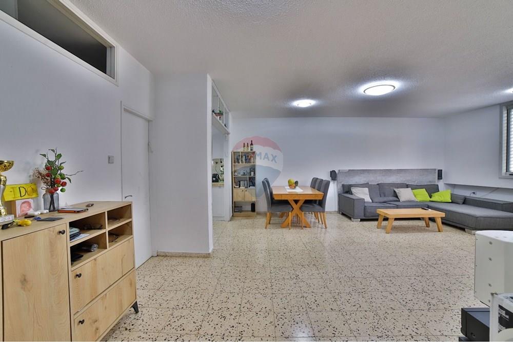 Apartment for Sale in Ramat Gan - Image 4