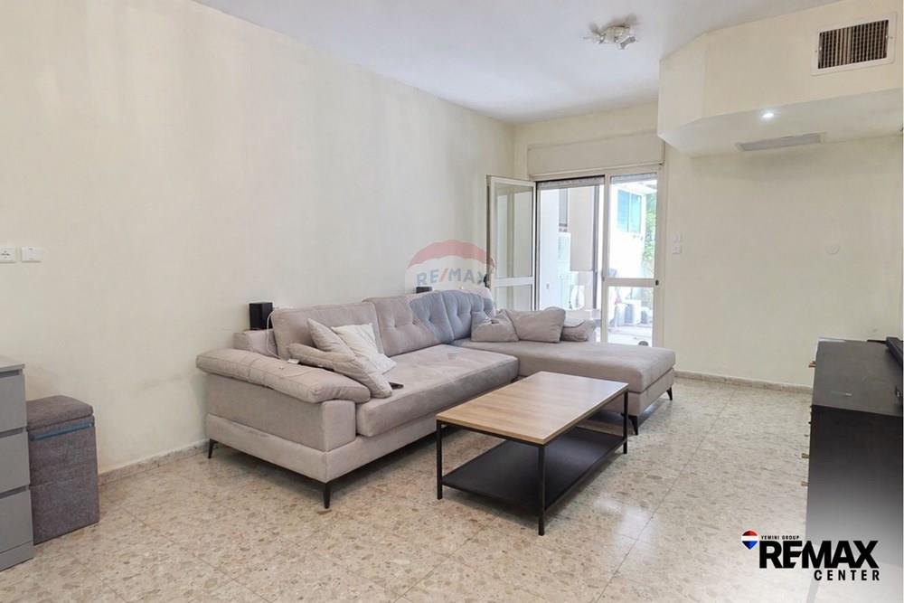Apartment for Sale in Rishon LeZion - Image 2