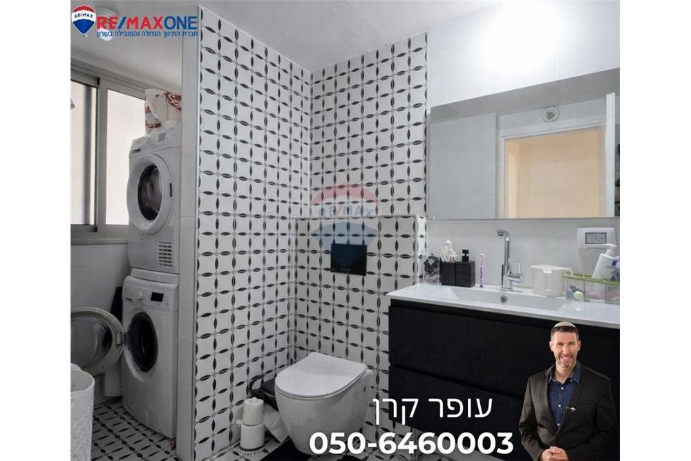 Apartment for Sale in Ra'anana - Image 7