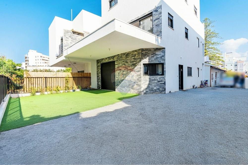 Apartment for Sale in Hadera - Image 1