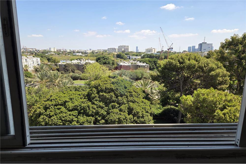 Apartment for Sale in Tel Aviv - Image 2