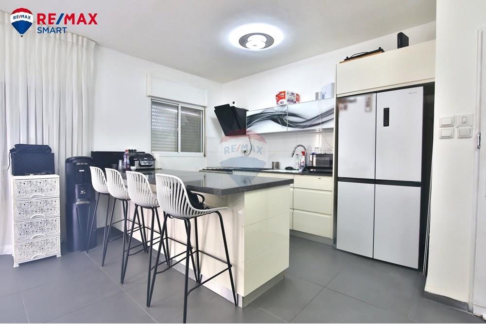 Apartment for Sale in קרית מוצקין - Image 3