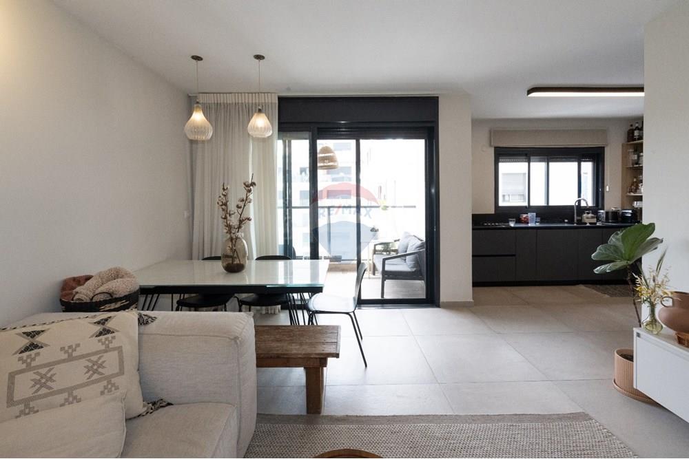 Apartment for Sale in Herzliya - Image 4