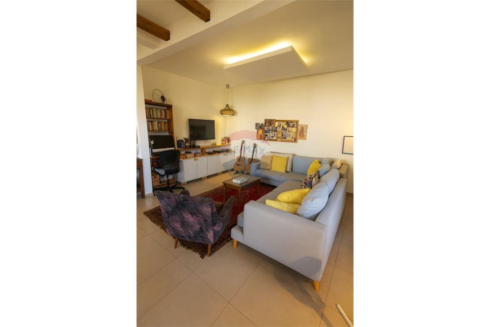Apartment for Sale in Tel Aviv - Image 2