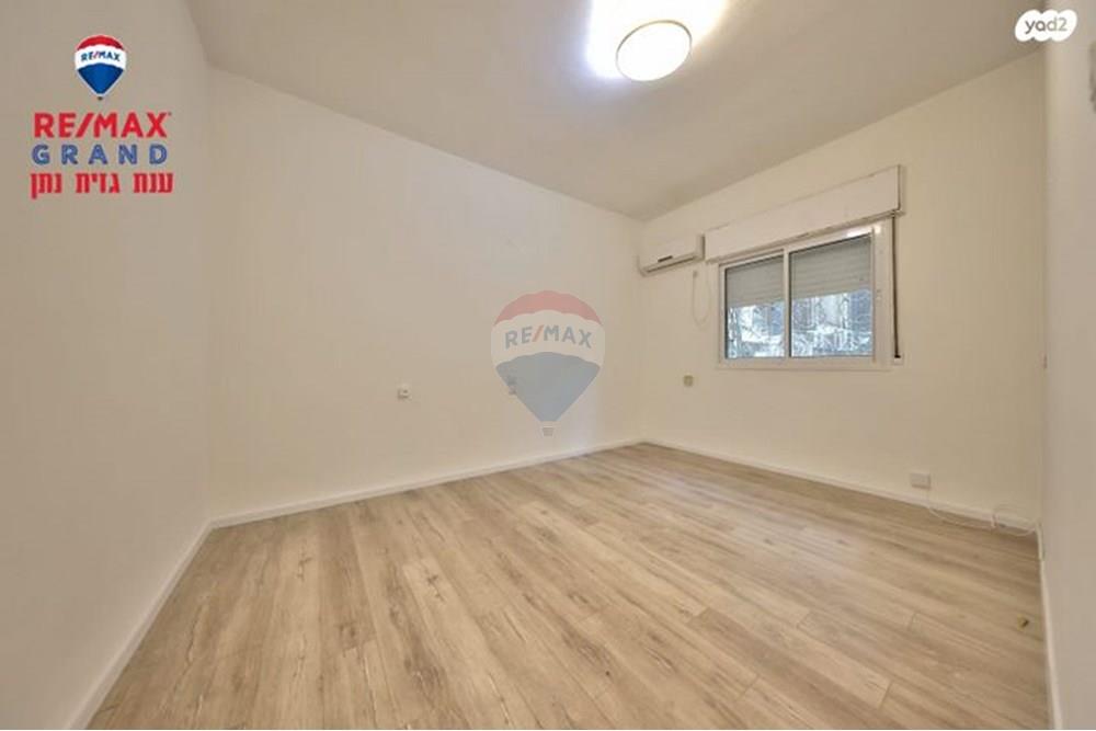 Apartment for Sale in Haifa - Image 3