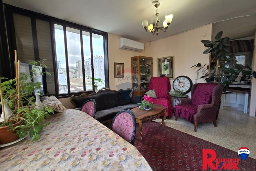 Apartment for Sale in Givatayim - Image 4