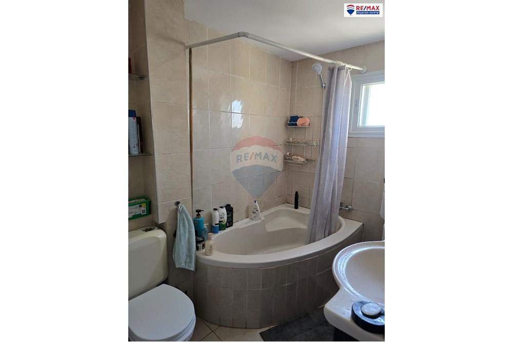 Apartment for Sale in קרית גת - Image 3