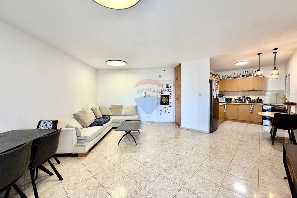 Apartment for Sale in Netanya - Image 2