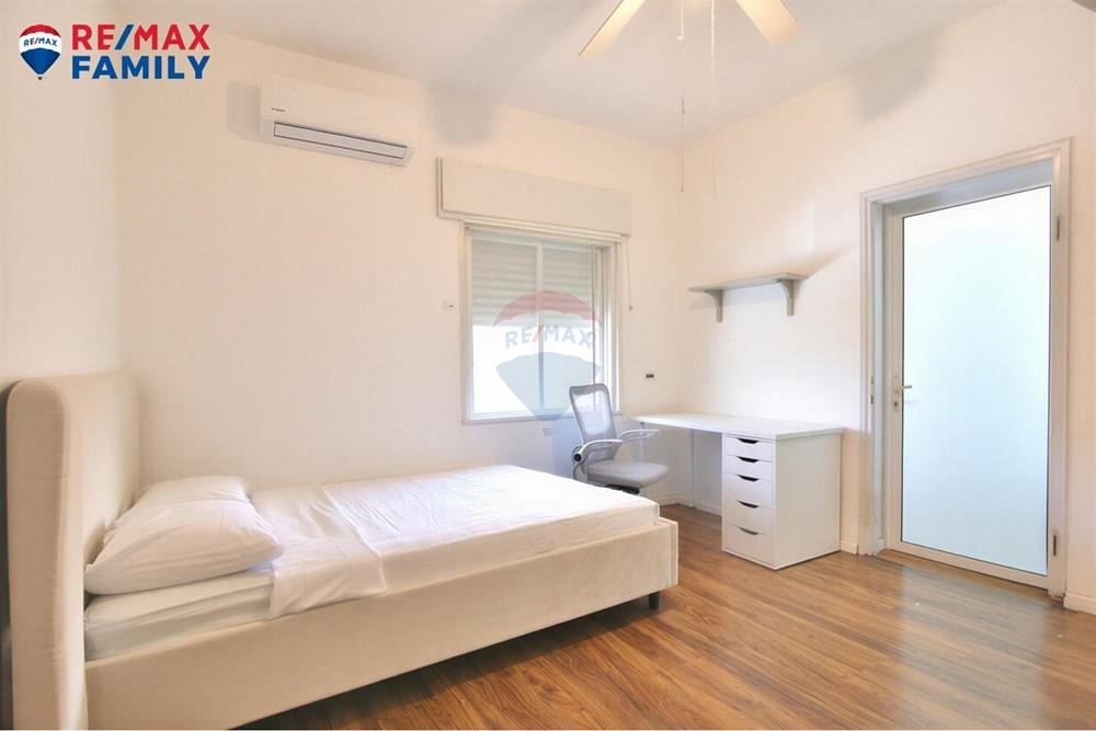 Apartment for Sale in קרית מוצקין - Image 5