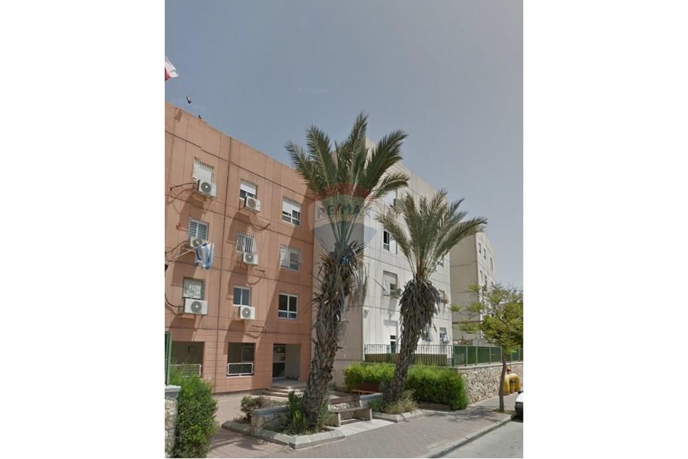 Apartment for Sale in קרית גת - Image 1