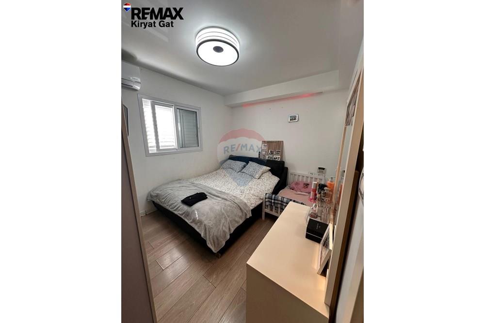 Apartment for Sale in קרית גת - Image 5