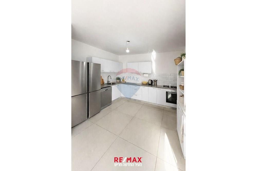 Apartment for Sale in חריש - Image 4