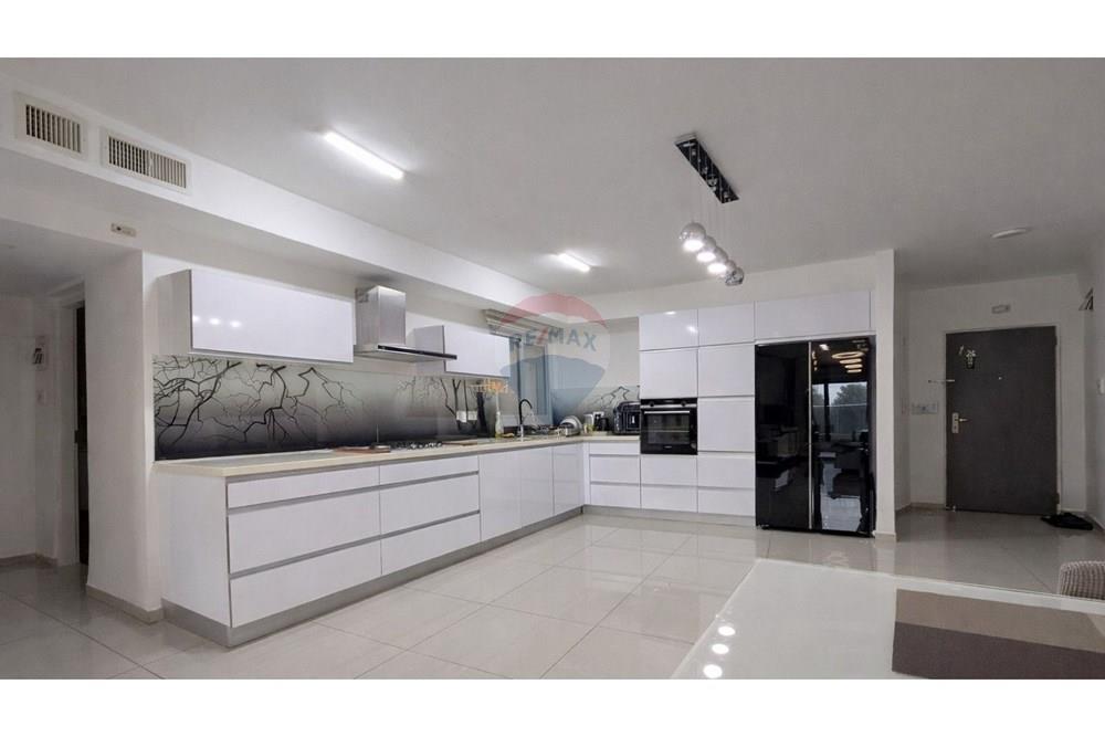 Apartment for Sale in Nahariya - Image 2