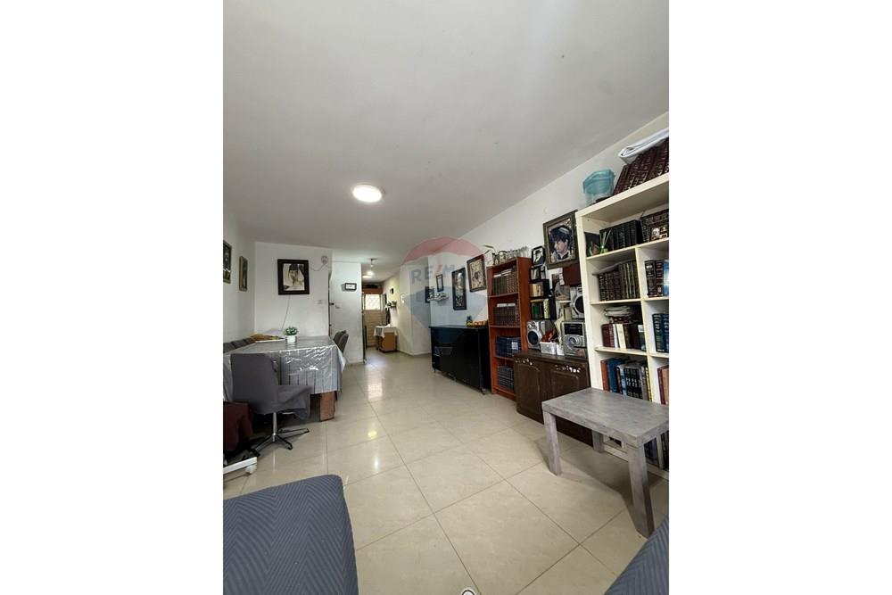 Apartment for Sale in Rehovot - Image 6