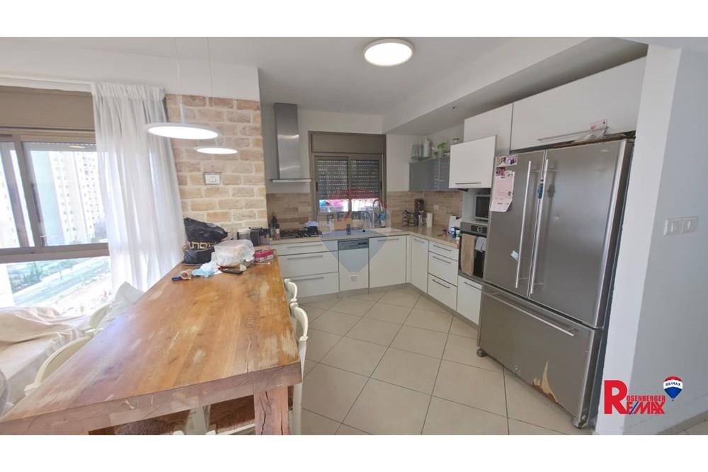 Apartment for Sale in Holon - Image 5