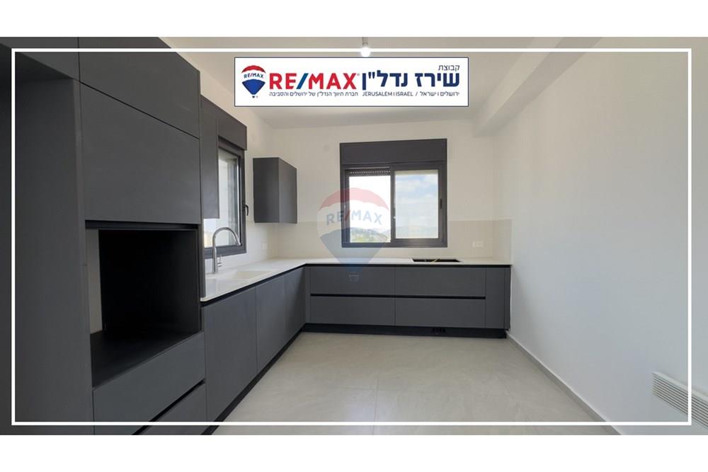 Apartment for Sale in מבשרת ציון - Image 6