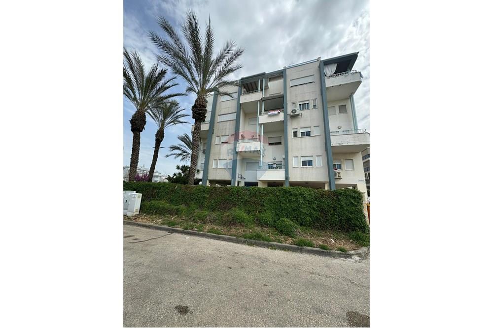 Apartment for Sale in קרית אתא - Image 1